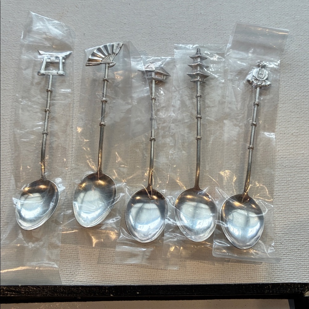 Asahi Shoten and Co Set of 5  Sterling Spoons in Original Box.